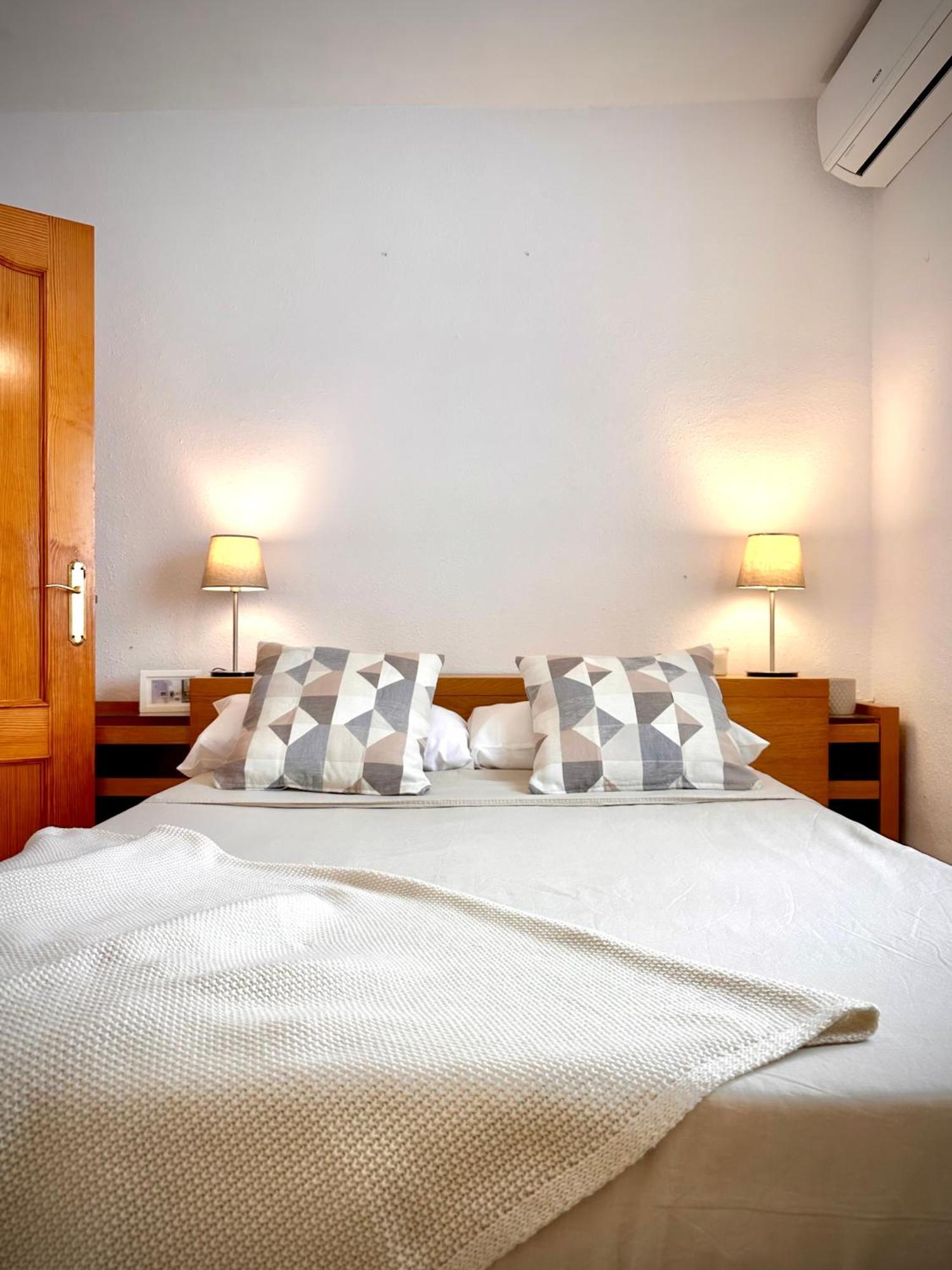 Apartamentos J&K Торремолинос Экстерьер фото