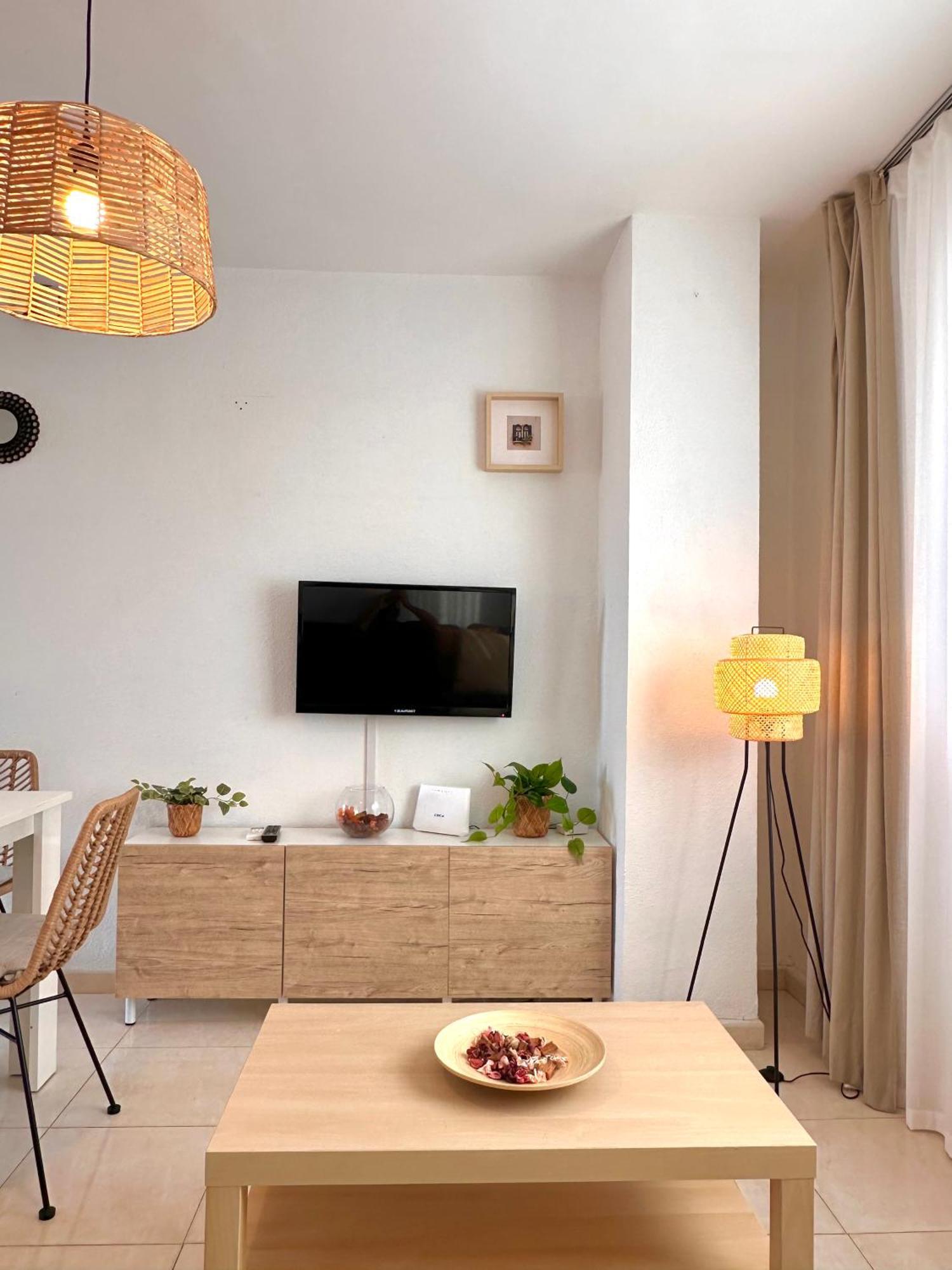 Apartamentos J&K Торремолинос Экстерьер фото