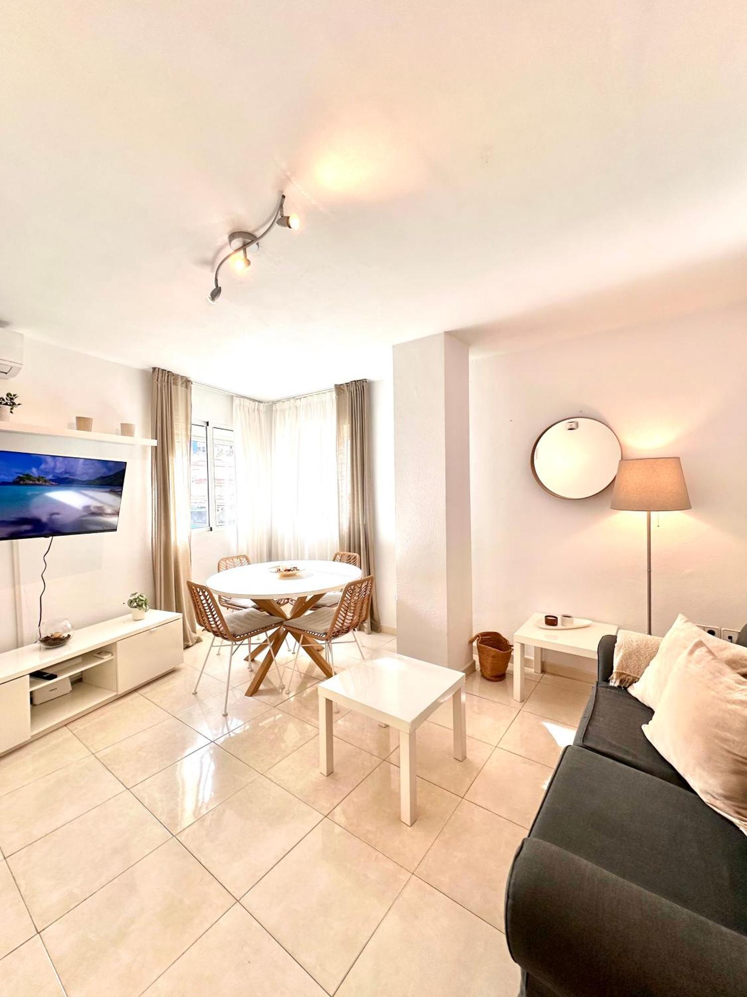 Apartamentos J&K Торремолинос Экстерьер фото