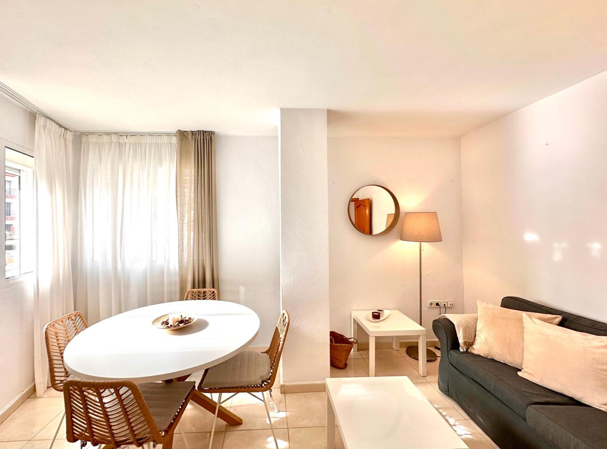 Apartamentos J&K Торремолинос Экстерьер фото